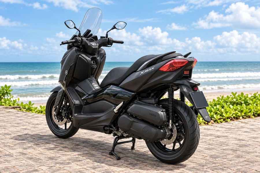 Charcoal Yamaha XMAX 250, front three-quarter view